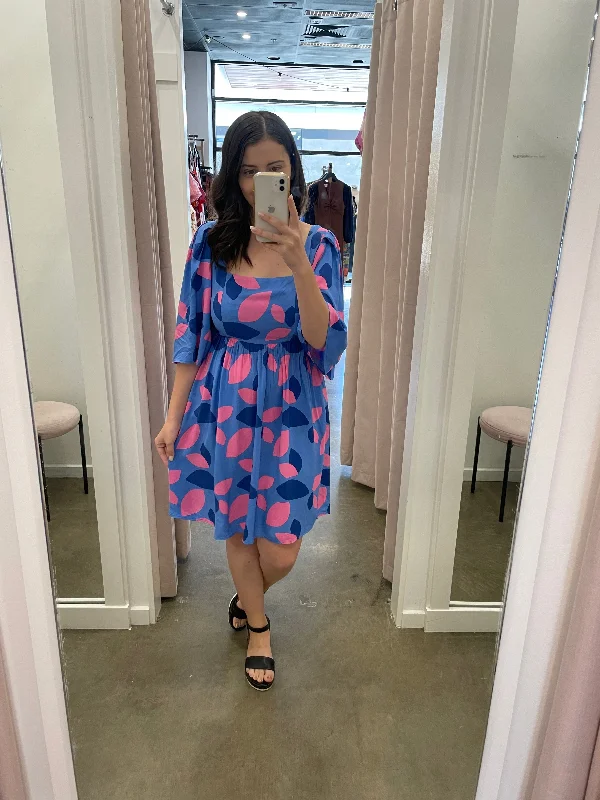 BeBe Dress (Amora Print) Tunics Top rated