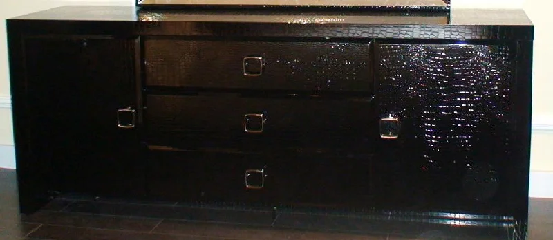 28' Black Crocodile Mdf Dresser By Homeroots Tunics Travel practical