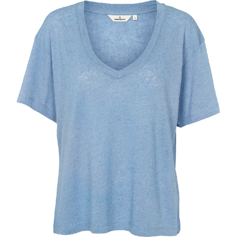 Basic Apparel - Ryda T-shirt med V-hals - Blissful Blue-- Anti-Pilling Machine Wash Handmade Basic Apparel - Ryda T-shirt med V-hals - Blissful Blue-- Anti-Pilling Machine Wash Handmade