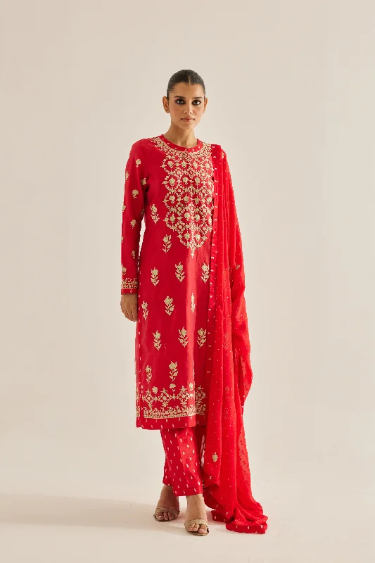 Gold Dori Embroidered Silk Chanderi Kurta And Dupatta With Trousers. Trousers fashionable chic Gold Dori Embroidered Silk Chanderi Kurta And Dupatta With Trousers. Trousers fashionable chic