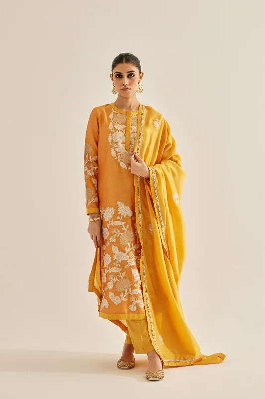 Gold Appliqued Embroidered Silk Chanderi Kurta And Dupatta With Trousers. Wide Leg Loose Fit Mid Waist Gold Appliqued Embroidered Silk Chanderi Kurta And Dupatta With Trousers. Wide Leg Loose Fit Mid Waist