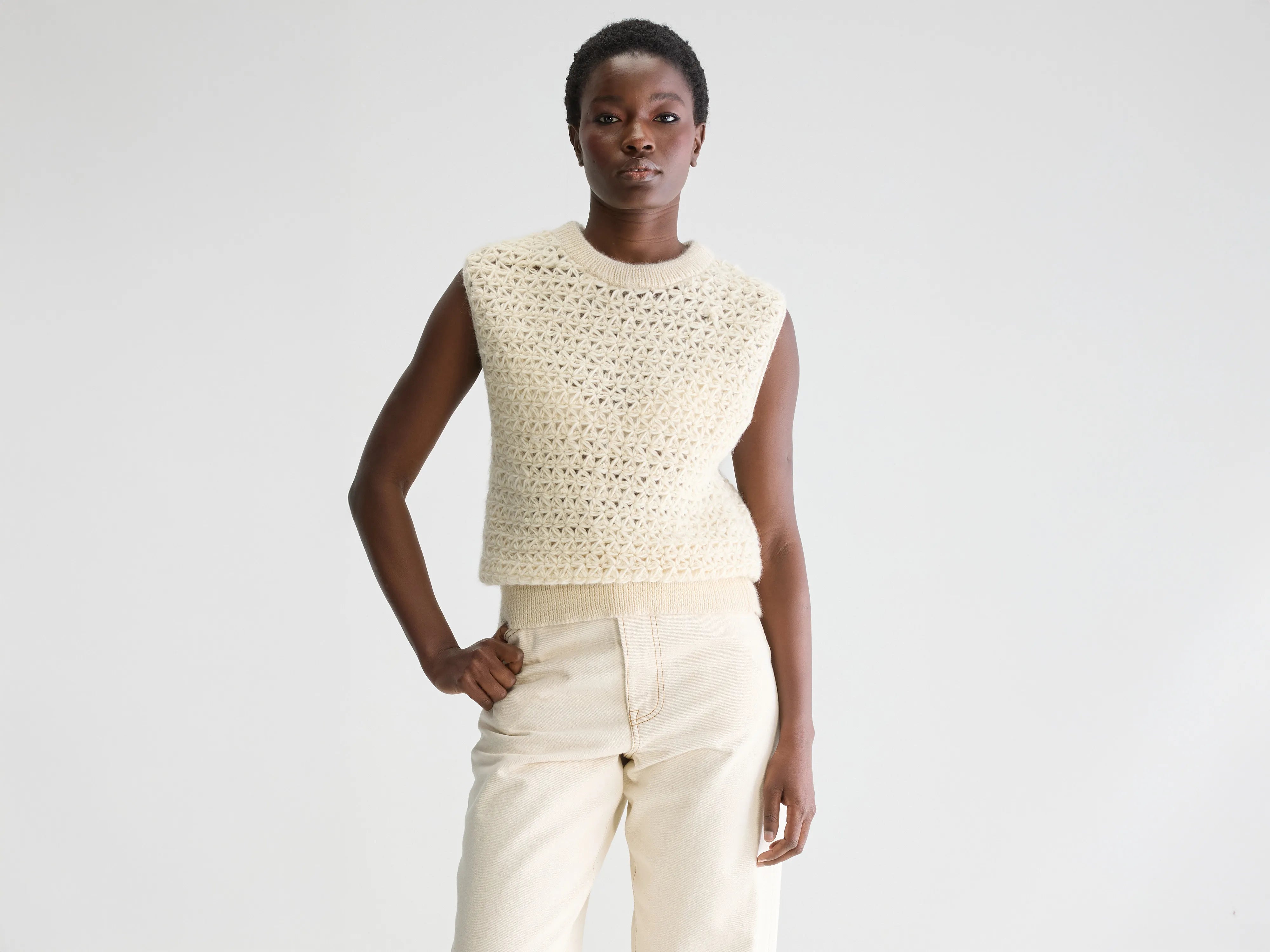 Moony knitted tank top (251 / W / TOFU) black tank top