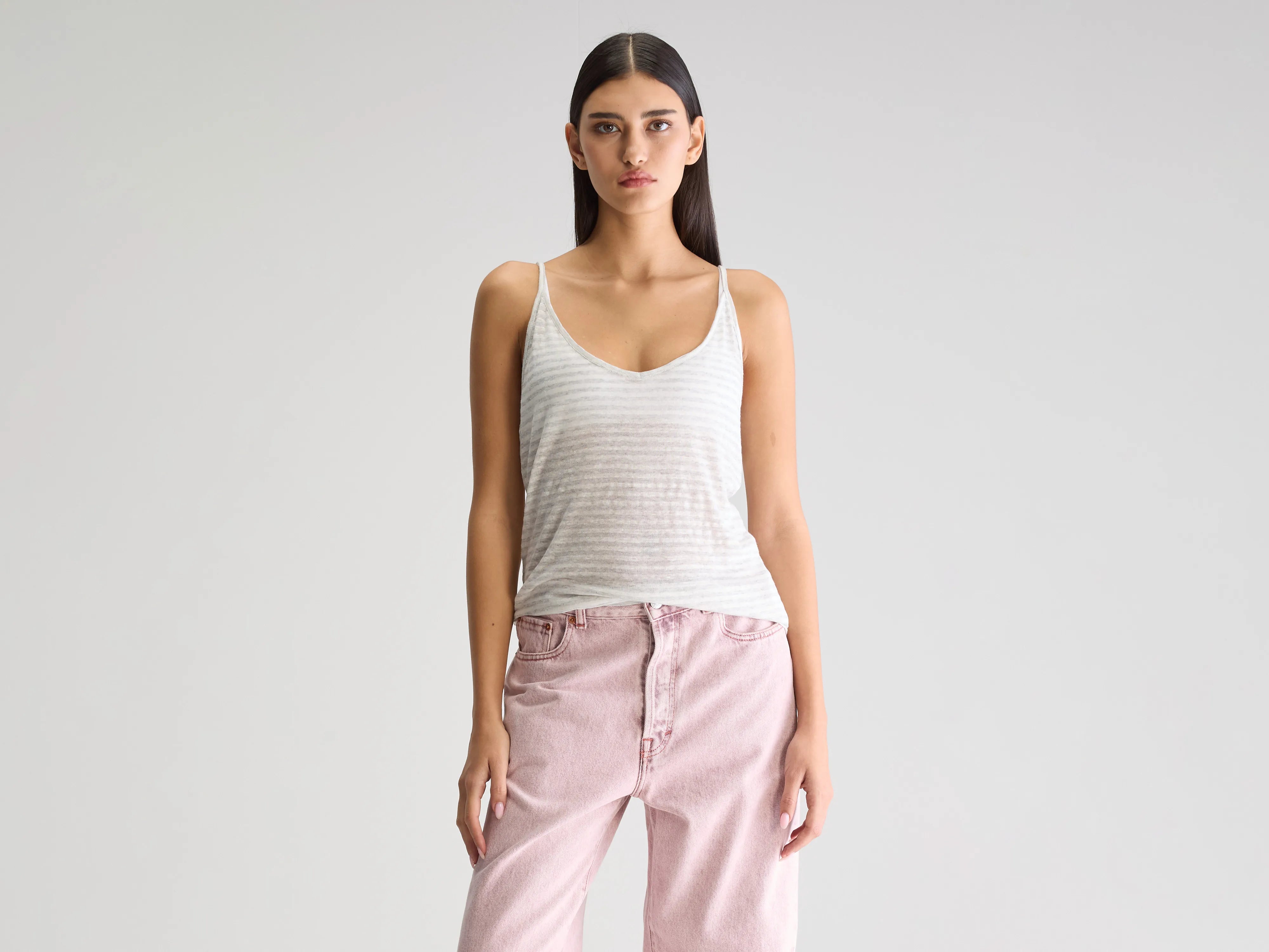 Vivian v-neck tank top (251 / W / STRIPE B) flirty tank top
